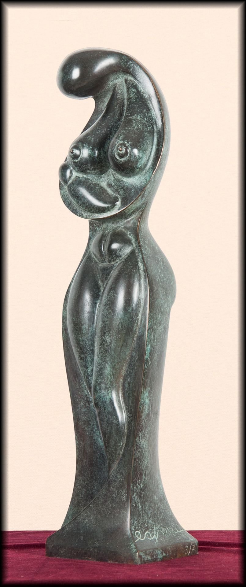 Mujer Ameba, escultura de Vicente de Espona