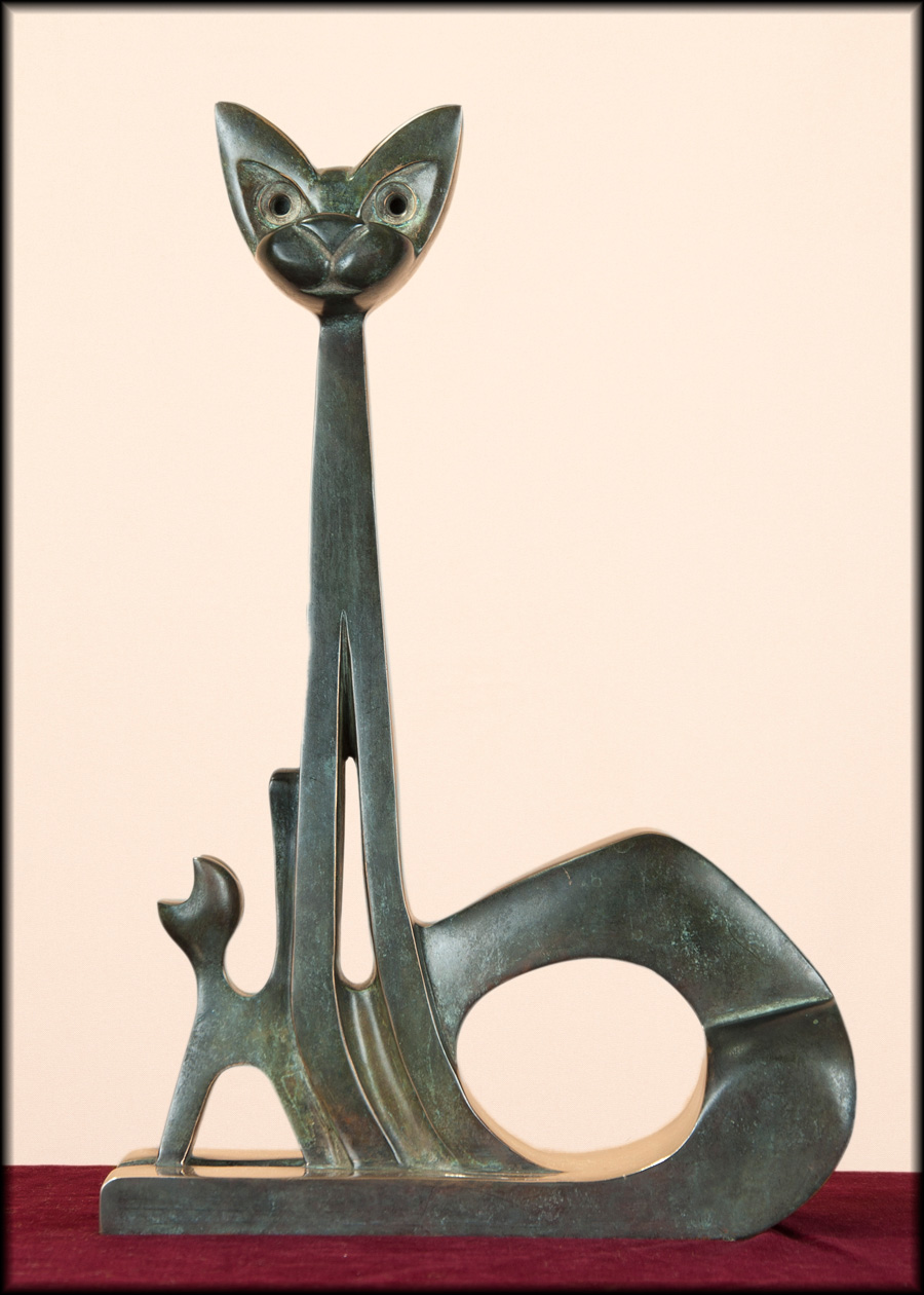 Gata con gatito, escultura de Vicente de Espona